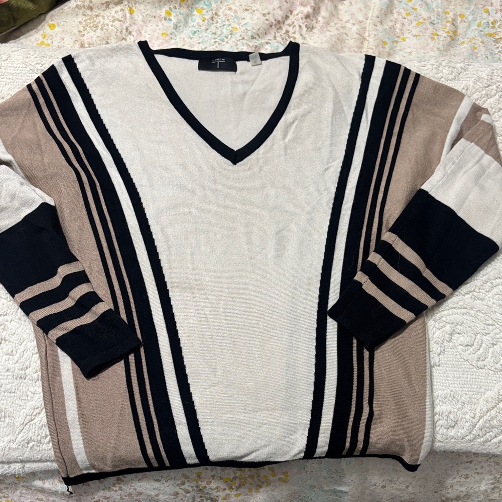 Tahari Black and Cream Sweater
